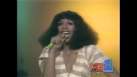 Donna Summer - Try Me, I Know We Can Make It (US TV, American Bandstand) (1976)